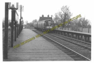 Aspley Guise Railway Station Photo. Woburn Sands - Ridgmont. Bletchley Line. (12)