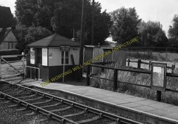 Aspley Guise Railway Station Photo. Woburn Sands - Ridgmont. Bletchley Line. (4)