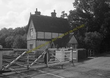 Aspley Guise Railway Station Photo. Woburn Sands - Ridgmont. Bletchley Line. (5)