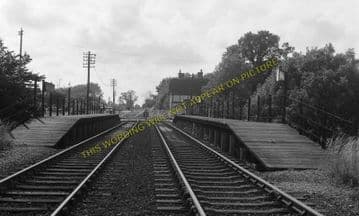 Aspley Guise Railway Station Photo. Woburn Sands - Ridgmont. Bletchley Line. (6)