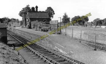 Aston Rowant Railway Station Photo. Chinnor - Lewknor Bridge. (4)
