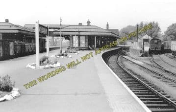 Aylesbury Joint Railway Station Photo. Stoke Mandeville - Waddesdon Manor. (6)
