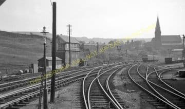 Bacup Railway Station Photo. Stacksteads - Britannia. Stubbins to Rochdale. (10)