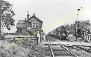 Bainton Railway Station Photo. Southburn -Middleton-on-the-Wolds. (3)