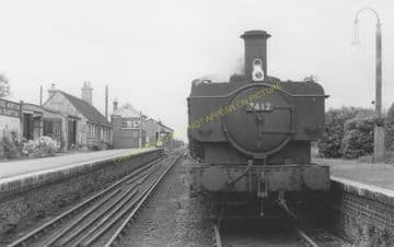 Bampton Railway Station Photo. Brize Norton. Witney - Alvescot. (19)