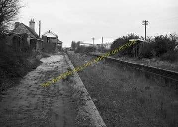 Bampton Railway Station Photo. Brize Norton. Witney - Alvescot. (6)