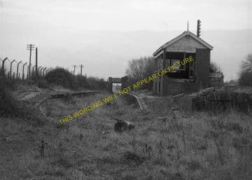 Bampton Railway Station Photo. Brize Norton. Witney - Alvescot. (7)