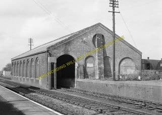 Banbury Merton Street Railway Station Photo. Farthinghoe and Brackley Line. (10)