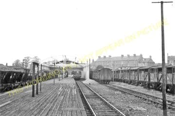 Banbury Merton Street Railway Station Photo. Farthinghoe and Brackley Line. (11)