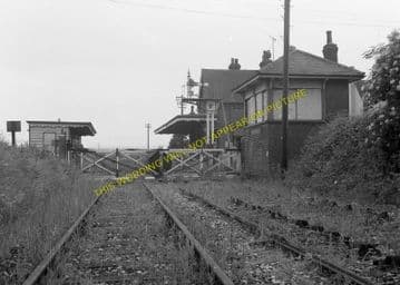 Barcombe Mills Railway Station Photo. Lewes - Isfield. Uckfield Line. LBSCR (7)
