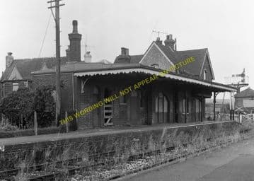 Barcombe Mills Railway Station Photo. Lewes - Isfield. Uckfield Line. LBSCR (8)