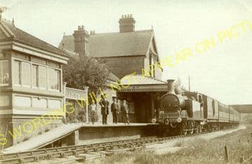 Barcombe Railway Station Photo. Newick & Chailey to Lewes. LB&SCR. (18).