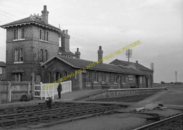 Bardney Railway Station Photo. Southrey to Five Mile House Line (7)