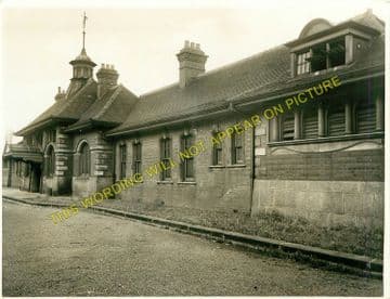 Barkingside Railway Station Photo.Fairlop - Newbury Park. Great Eastern Rly. (6)