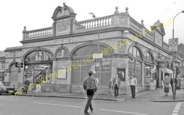 Baron's Court Railway Station Photo. West Kensington - Hammersmith. District (4)