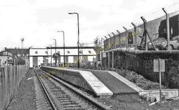 Bathgate Railway Station Photo. Livingstone - Westfield. (1)
