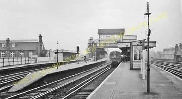 Battersea Park Railway Station Photo. Victoria to Clapham Jc and Wansworth (8).
