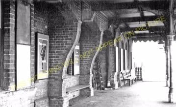 Battlesbridge Railway Station Photo. Wickford - Woodham Ferrers. (4).