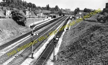 Beaconsfield Railway Station Photo. Gerrards Cross - High Wycombe. GCR & GWR (1)..