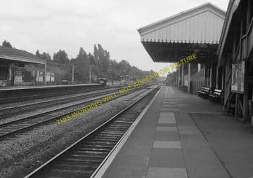 Beaconsfield Railway Station Photo. Gerrards Cross - High Wycombe. GCR & GWR (17)