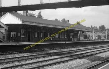 Beaconsfield Railway Station Photo. Gerrards Cross - High Wycombe. GCR & GWR (7)