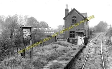Beaumonts Railway Station Photo. Redbourn to Hemel Hempsted. Harpenden Line (1)
