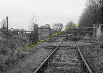 Beaumonts Railway Station Photo. Redbourn to Hemel Hempsted. Harpenden Line (4)