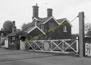 Bentley Railway Station Photo. Manningtree to Ipswich and Hadleigh Lines (8)