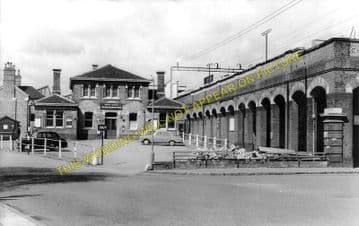 Berkhamsted Railway Station Photo. Hemel Hempstead - Tring. Cheddington Line (5)