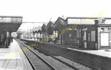 Bethnal Green Railway Station Photo. Liverpool Street to Bow & Hackney Lines (11).