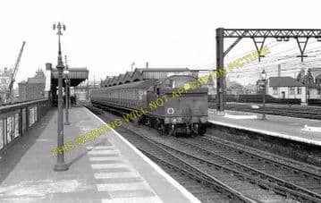 Bethnal Green Railway Station Photo. Liverpool Street to Bow & Hackney Lines (4)