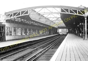 Blackfriars Railway Station Photo. Holborn Viaduct - Elephant & Castle. (32)