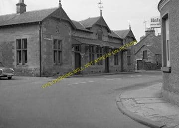 Blairgowrie Railway Station Photo. Rosemount and Coupar Angus Line. (5)