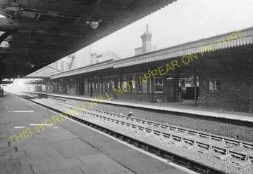 Bletchley Railway Station Photo. Leighton Buzzard - Milton Keynes. L&NWR (18)