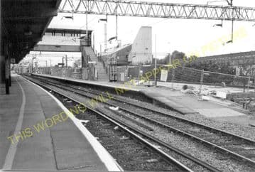 Bletchley Railway Station Photo. Leighton Buzzard - Milton Keynes. L&NWR (26)