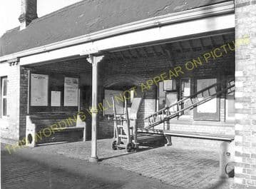 Blunham Railway Station Photo. Sandy - Willington. Bedford Line. L&NWR. (14)