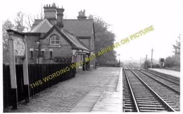 Blunham Railway Station Photo. Sandy - Willington. Bedford Line. L&NWR. (3)