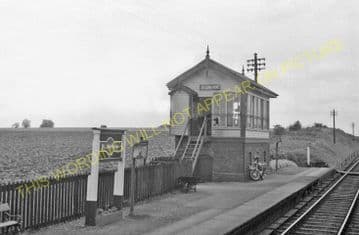 Blunham Railway Station Photo. Sandy - Willington. Bedford Line. L&NWR. (7)