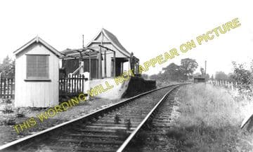 Blunsdon Railway Station Photo. Moredon - Hayes Knoll. Swindon to Cricklade (1)