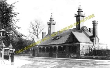 Botanic Gardens Railway Station Photo. Glasgow - Kirklee. Maryhill Line. (1)..