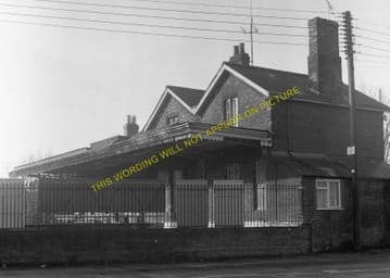 Bourne End Railway Station Photo. Wooburn Green to Cookham and Marlow Lines (16)