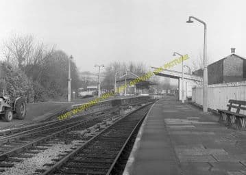 Bourne End Railway Station Photo. Wooburn Green to Cookham and Marlow Lines (17)