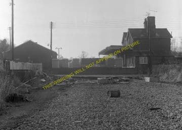 Bourne End Railway Station Photo. Wooburn Green to Cookham and Marlow Lines (20)