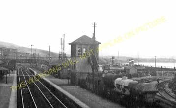 Bowling Railway Station Photo. Kilpatrick - Dumbarton. North British Railway (1)