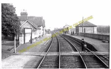 Brackley Town Railway Station Photo. Farthinghoe - Fulwell. Banbury Line. (12)