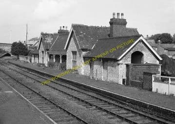 Brackley Town Railway Station Photo. Farthinghoe - Fulwell. Banbury Line. (3)