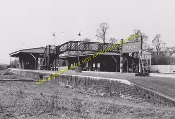Brading Railway Station Photo. Sandown to Bembridge & Ryde Lines. (11)