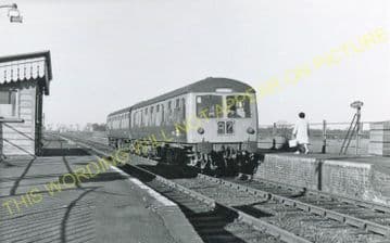 Brampton Railway Station Photo. Beccles - Halesworth. Saxmundham Line. (3)