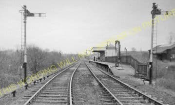 Braunston London Road Railway Station Photo. Daventry - Flecknoe. L&NWR. (2)