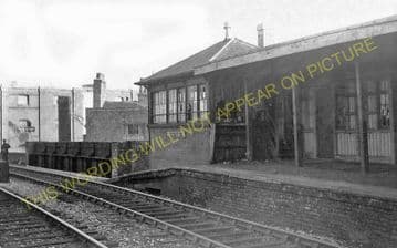 Brentford Central Railway Station Photo. Isleworth - Kew Bridge. L&SWR. (2)